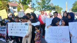 Ribuan Guru dan Pelajar Batam Demo Dukung Program MBG, Ada yang Mengaku Belum Sarapan dan Masih Ngantuk