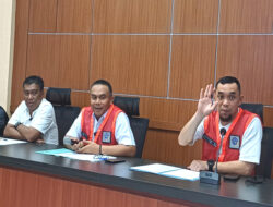 Ratusan Kontener Masih Terapung di Perairan Pulau Putri Batam, 9 ABK Kapal Golden Star 1 Seluruhnya WNI Selamat