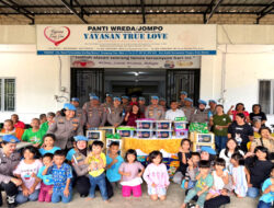 Bidpropam Polda Kepri Sentuh Hati Lansia dan Anak Yatim di Batam Dengan Bantuan Sosial