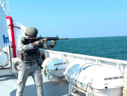 Bakamla RI Gelar Latihan Menembak di Laut