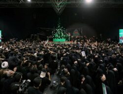 Medvedev Hadiri Pemakaman Khamenei, Rusia Tegaskan Berdiri di Sisi Iran