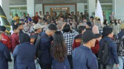 Ketua DPRD Kota Batam Terima Aksi Unjukrasa Mahasiswa UNRIKA Terkait Air Bersih, Sampah dan Lahan