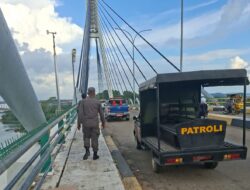 Patroli Gabungan Tertibkan Parkir Liar di Jembatan Barelang