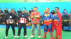 Belasan Perwira Bidpropam Polda Kepri Berubah Jadi Superhero di Lapangan Badminton