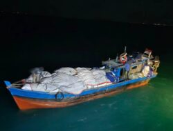 Bea Cukai Tindak Kapal Berisi Barang Campuran Diangkut Tanpa Pemberitahuan Pabean