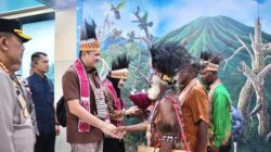 Masyarakat Adat Papua Sambut Kedatangan Kapolda PBD Hengki