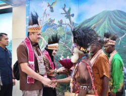 Masyarakat Adat Papua Sambut Kedatangan Kapolda PBD Hengki